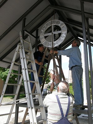 uhr04
